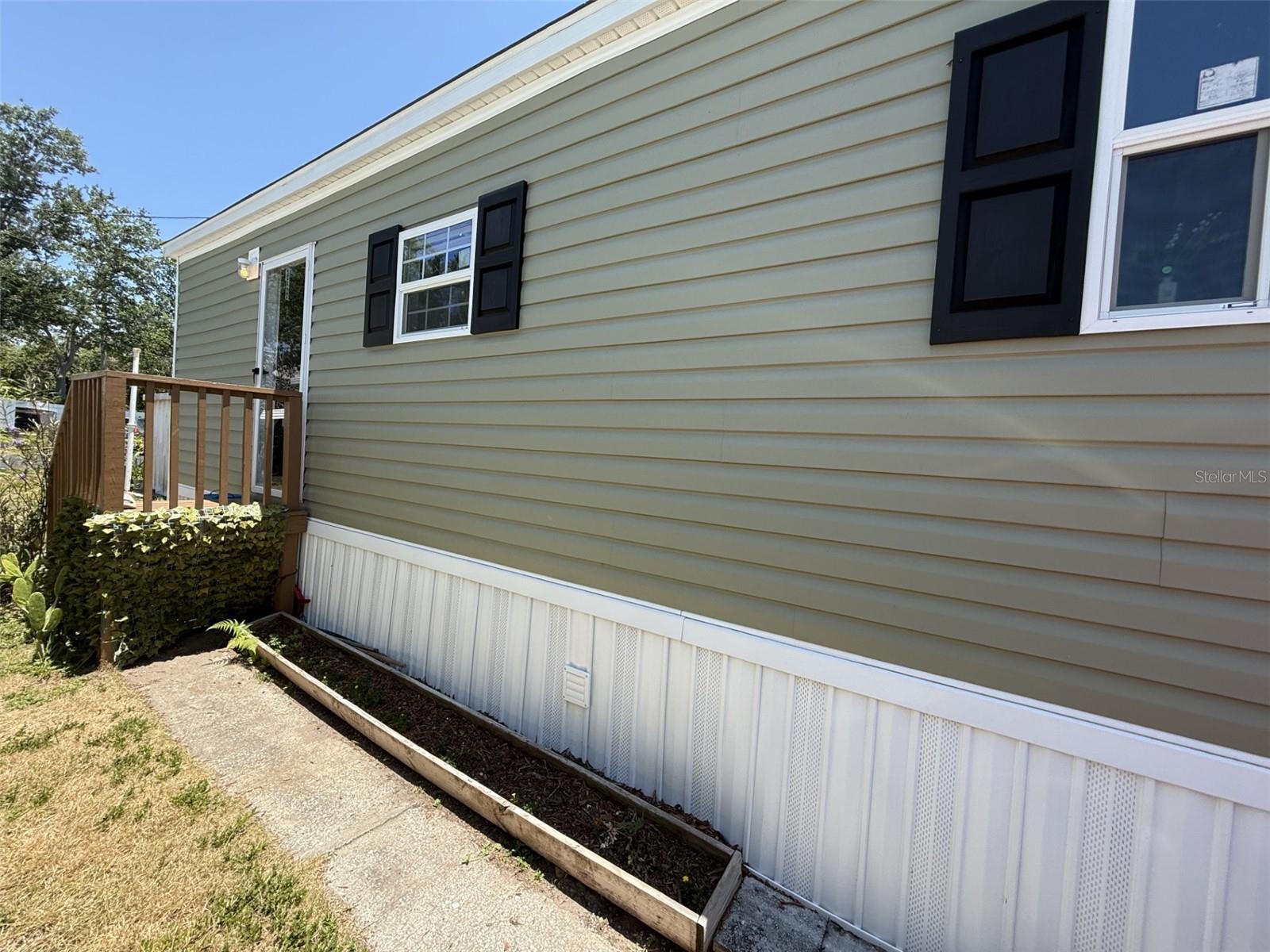 TB8384952 Property Photo