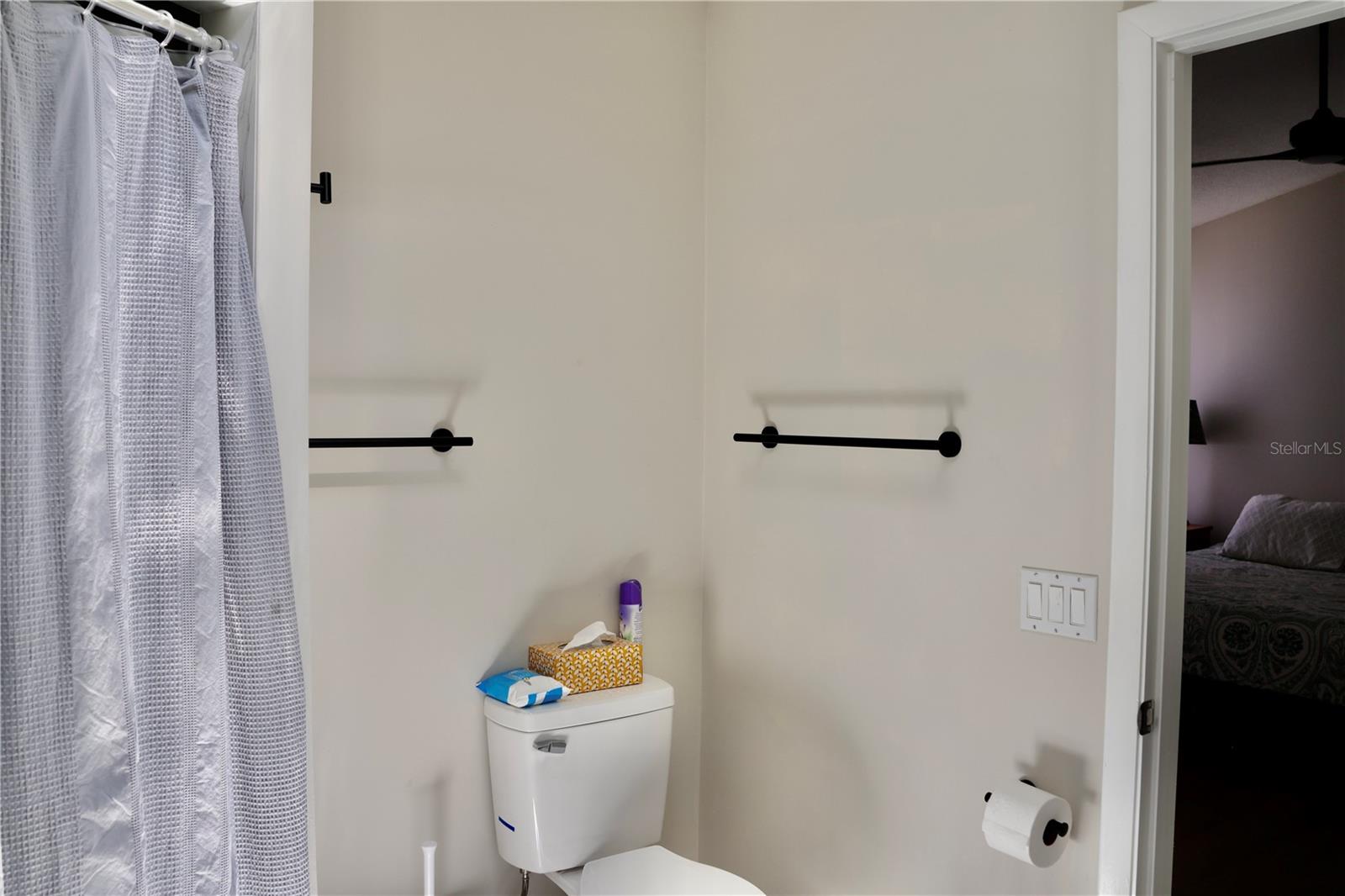 8232 COUNTRY OAKS CT, SARASOTA, FL, 34243