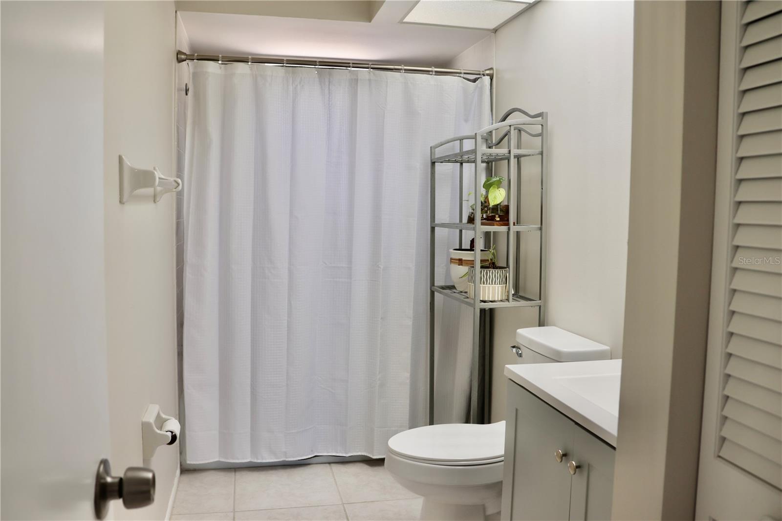 8232 COUNTRY OAKS CT, SARASOTA, FL, 34243