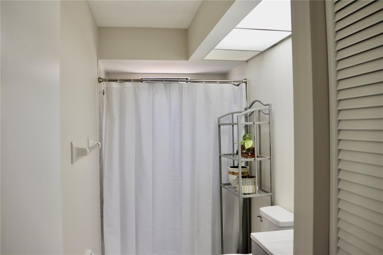 8232 COUNTRY OAKS CT, SARASOTA, FL, 34243