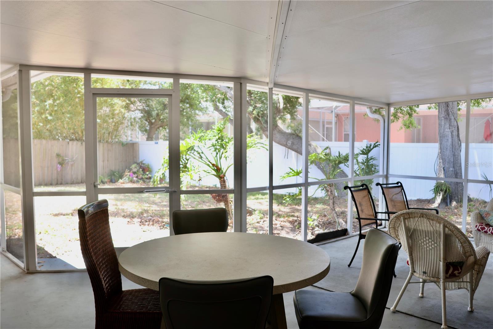 8232 COUNTRY OAKS CT, SARASOTA, FL, 34243