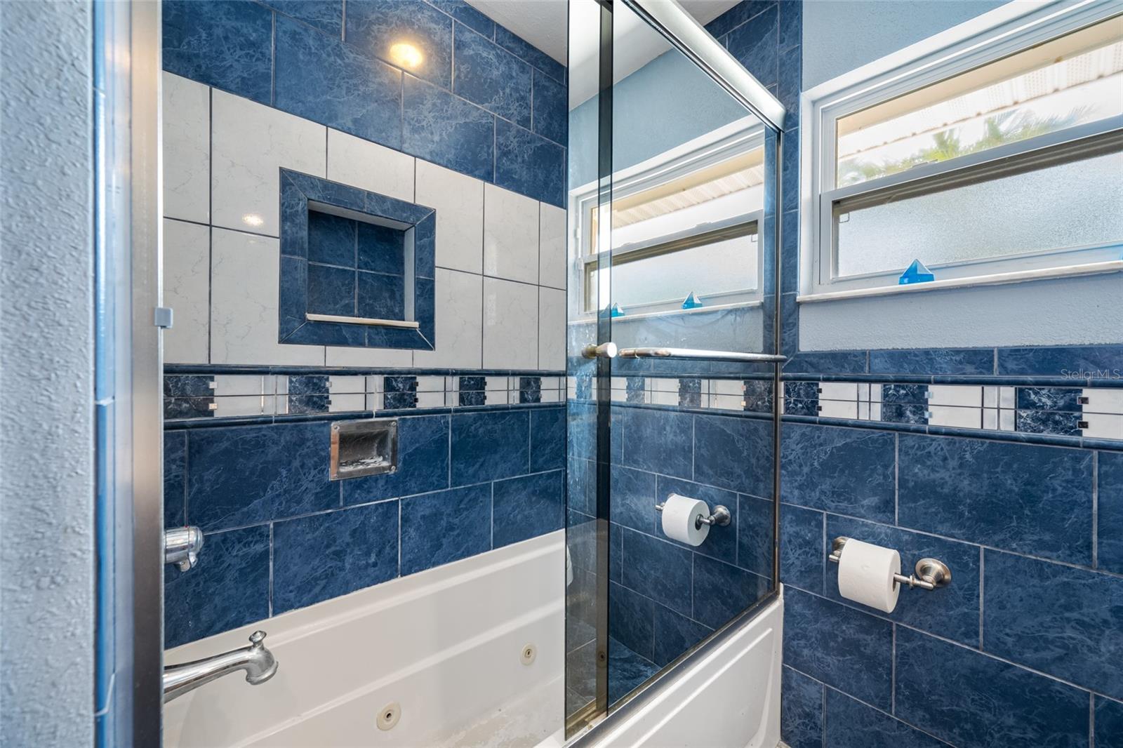 3560 BEACH DR SE, ST PETERSBURG, FL, 33705