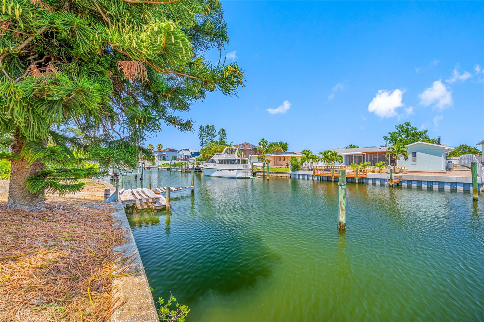 3560 BEACH DR SE, ST PETERSBURG, FL, 33705