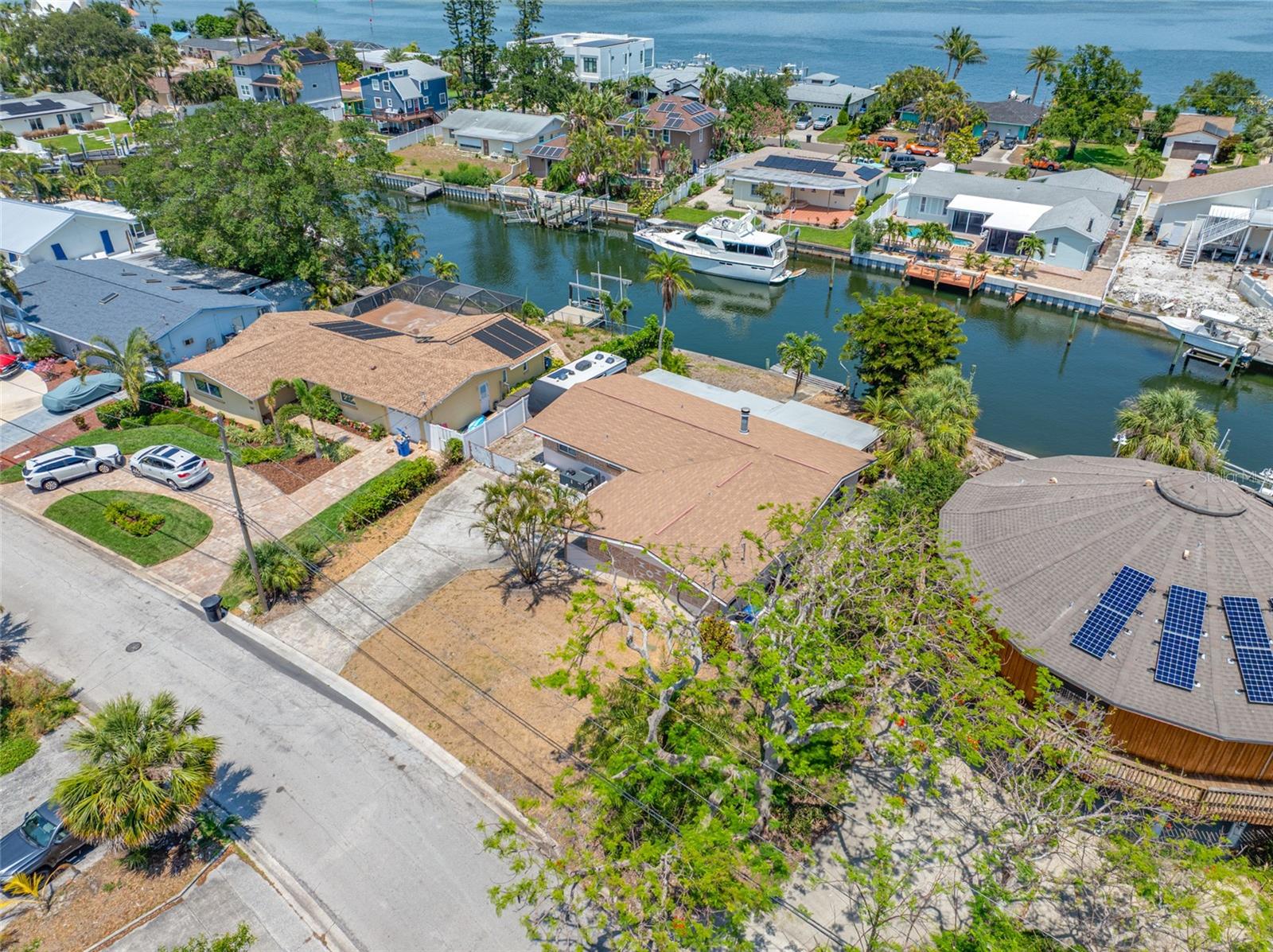 3560 BEACH DR SE, ST PETERSBURG, FL, 33705