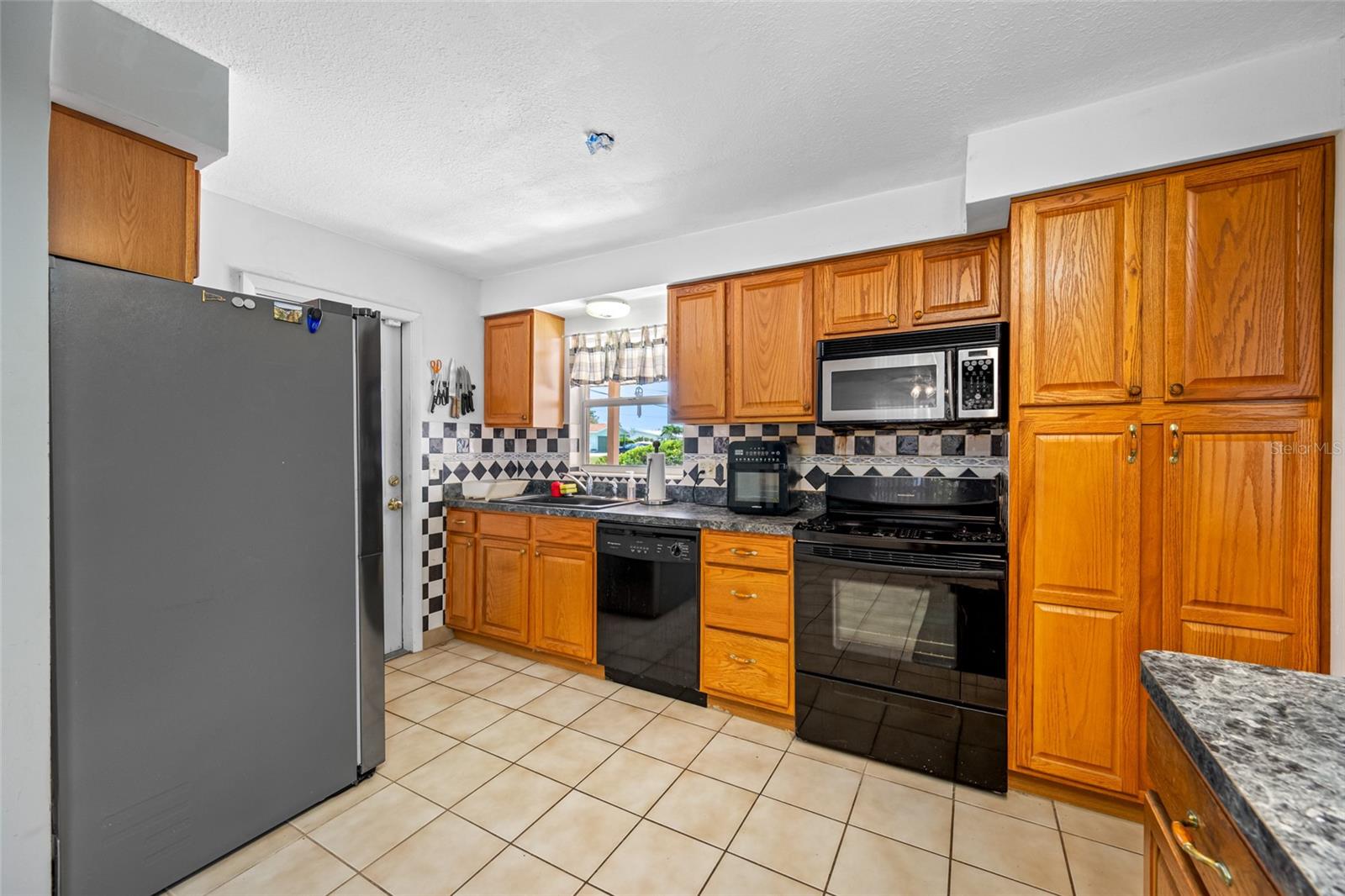 3560 BEACH DR SE, ST PETERSBURG, FL, 33705