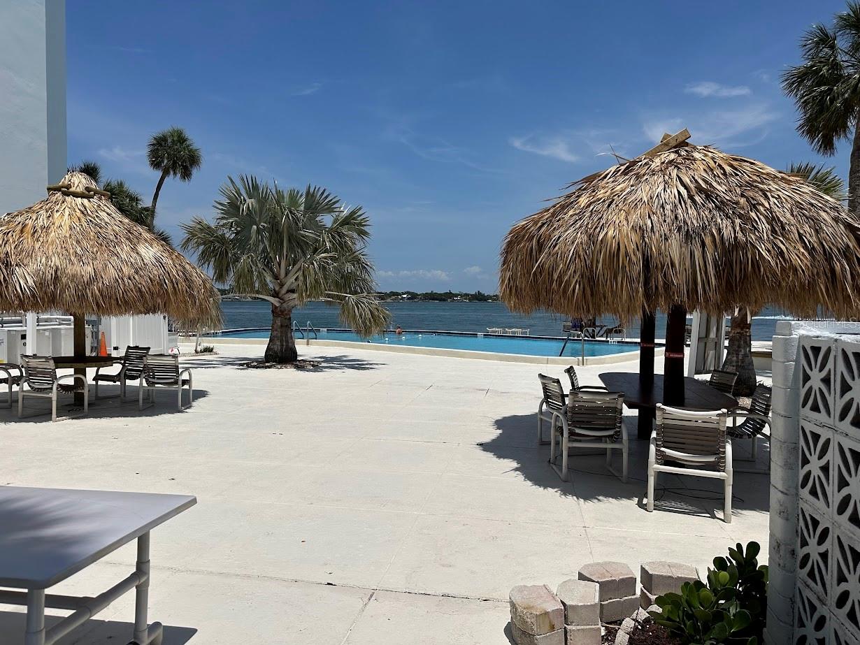 7200 SUNSHINE SKYWAY LN S #2E, ST PETERSBURG, FL, 33711