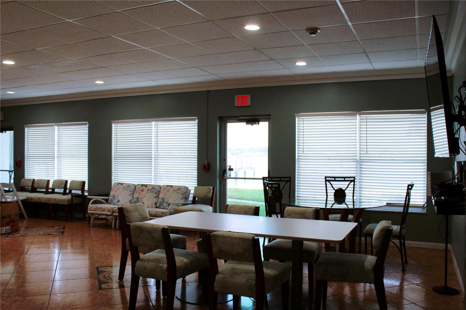 7200 SUNSHINE SKYWAY LN S #2E, ST PETERSBURG, FL, 33711