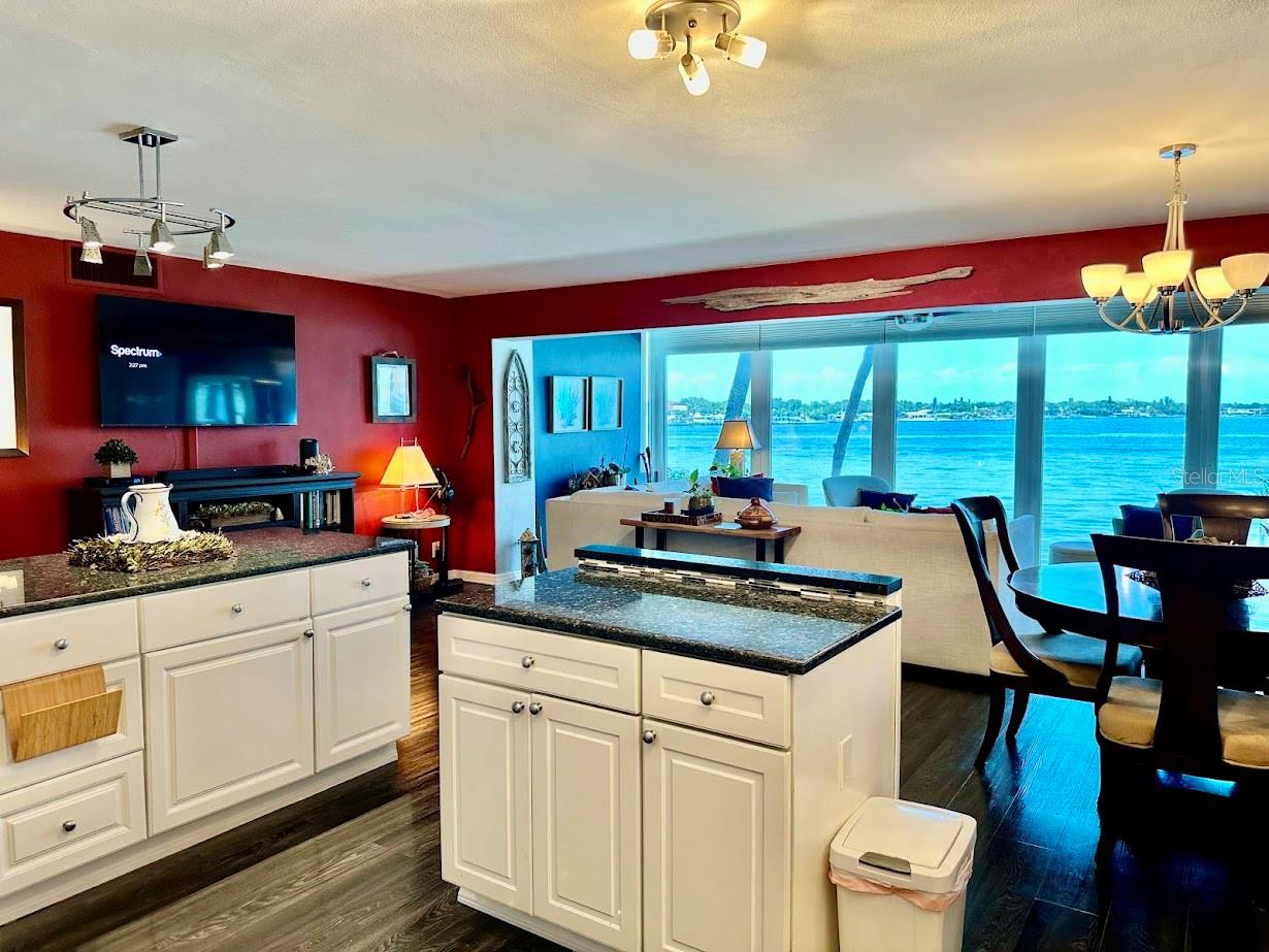 7200 SUNSHINE SKYWAY LN S #2E, ST PETERSBURG, FL, 33711