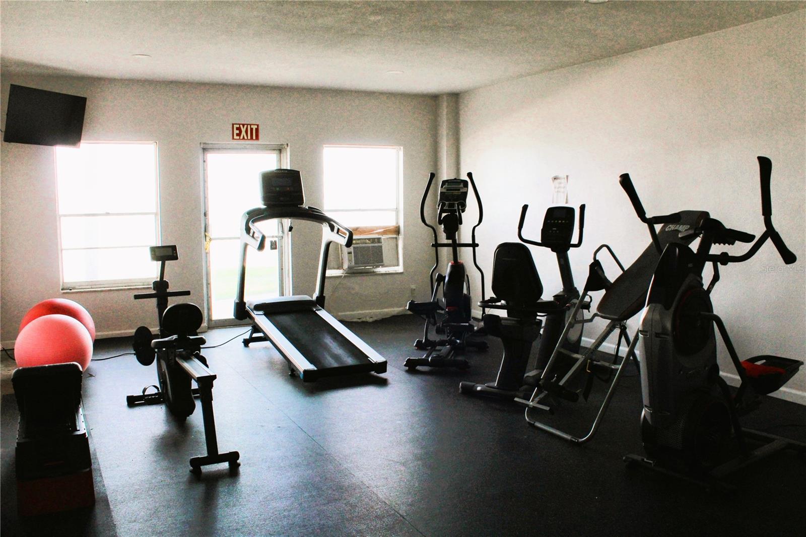 7200 SUNSHINE SKYWAY LN S #2E, ST PETERSBURG, FL, 33711