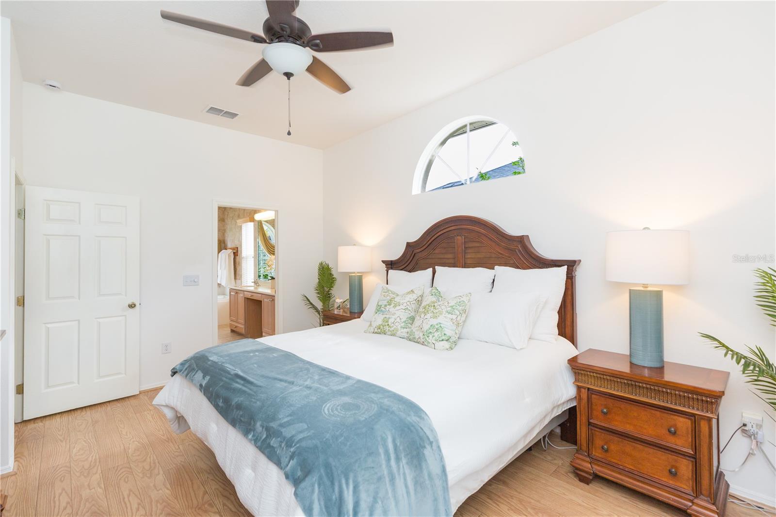 10002 COLONNADE DR, TAMPA, FL, 33647