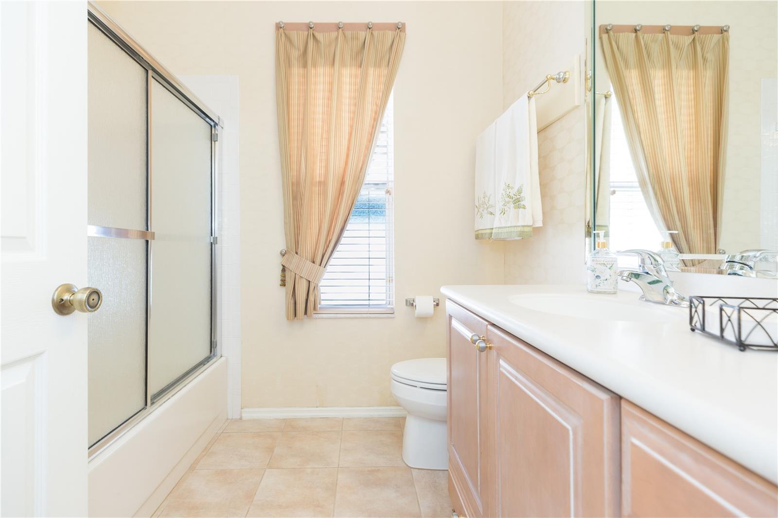 10002 COLONNADE DR, TAMPA, FL, 33647