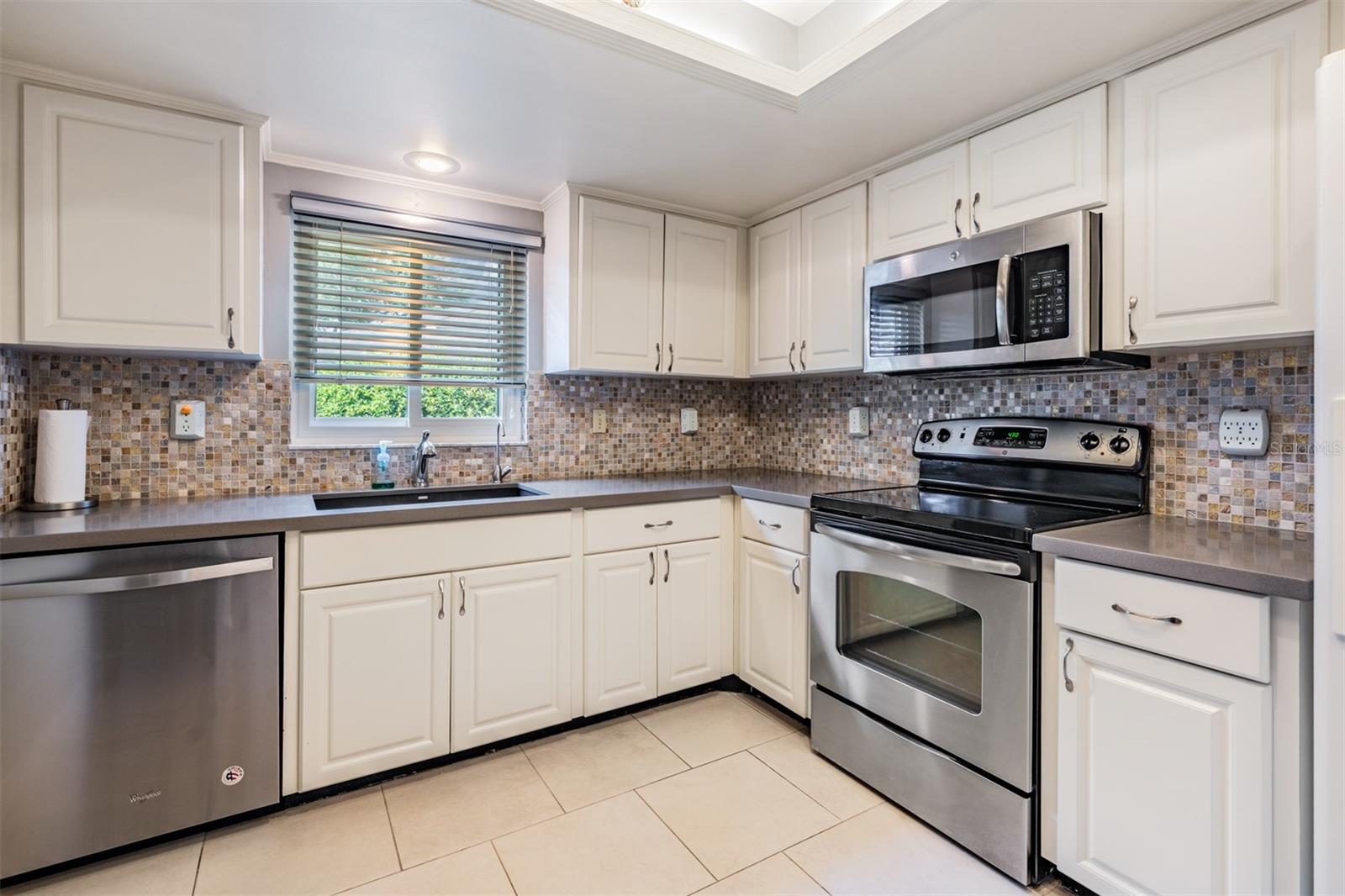 2509 LAMBDIN DR, SUN CITY CENTER, FL, 33573