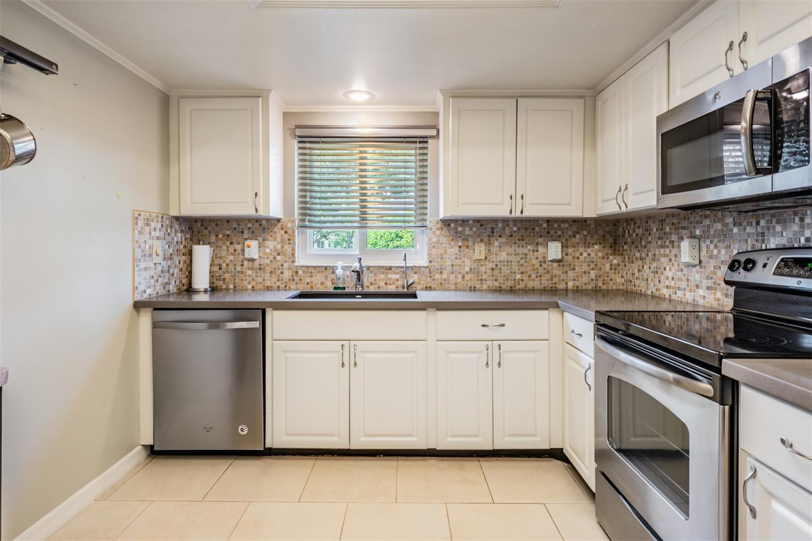 2509 LAMBDIN DR, SUN CITY CENTER, FL, 33573