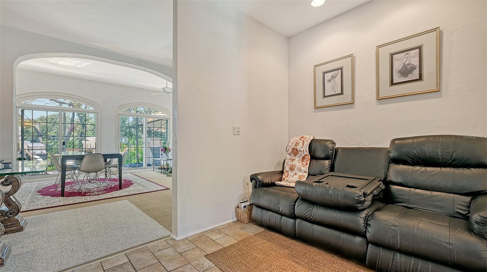 A4652332 Property Photo