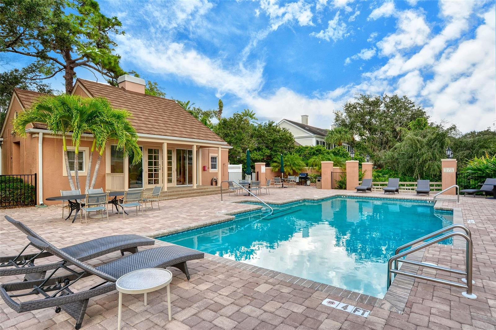 A4652332 Property Photo