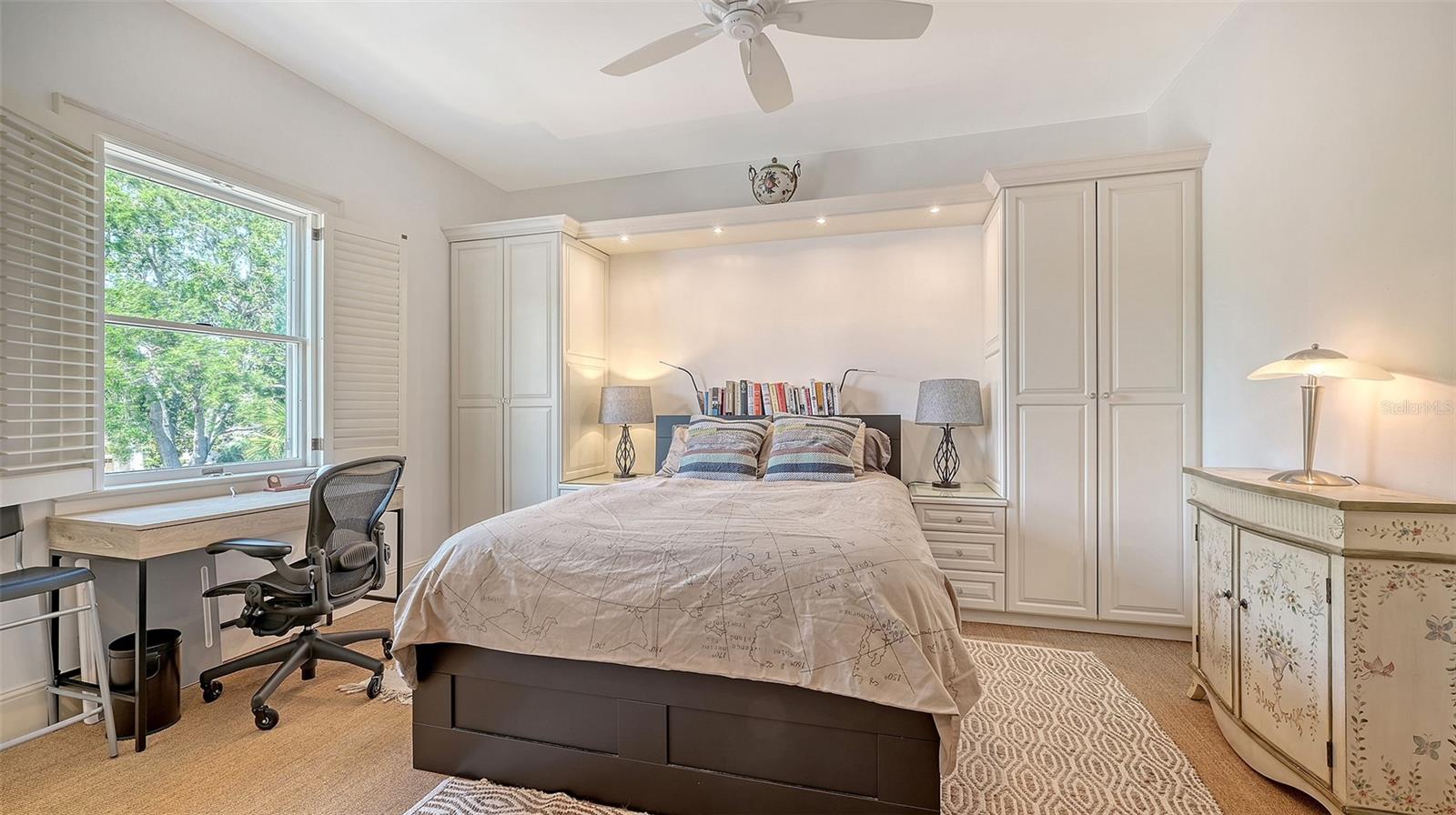A4652332 Property Photo