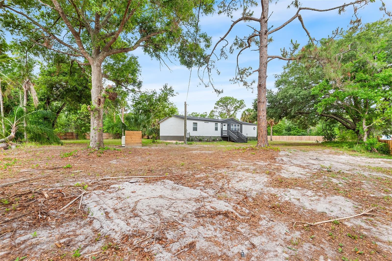 2430 WOODS TRL, LAKELAND, FL, 33809