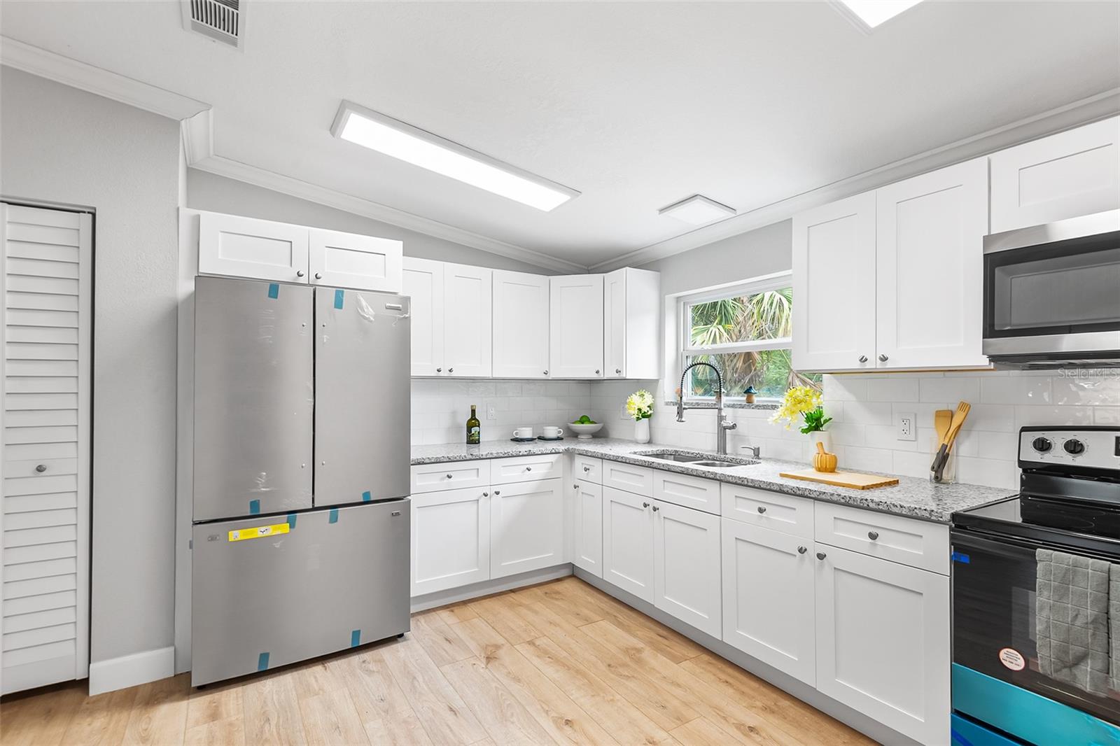 2430 WOODS TRL, LAKELAND, FL, 33809