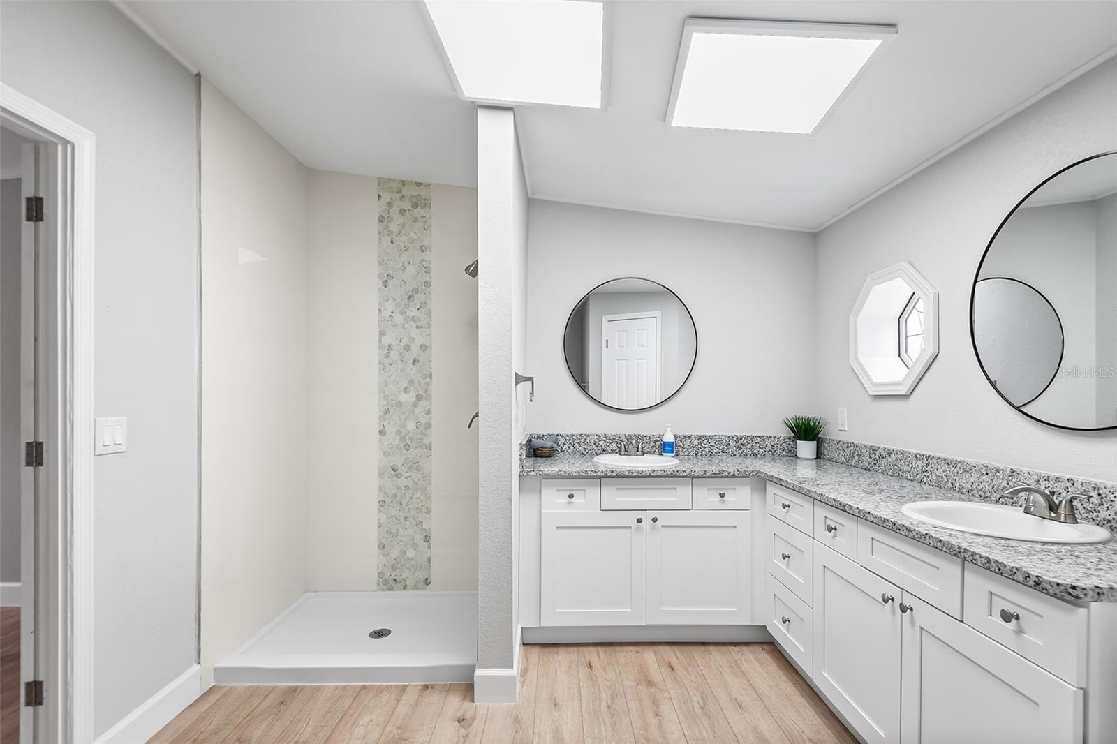 2430 WOODS TRL, LAKELAND, FL, 33809