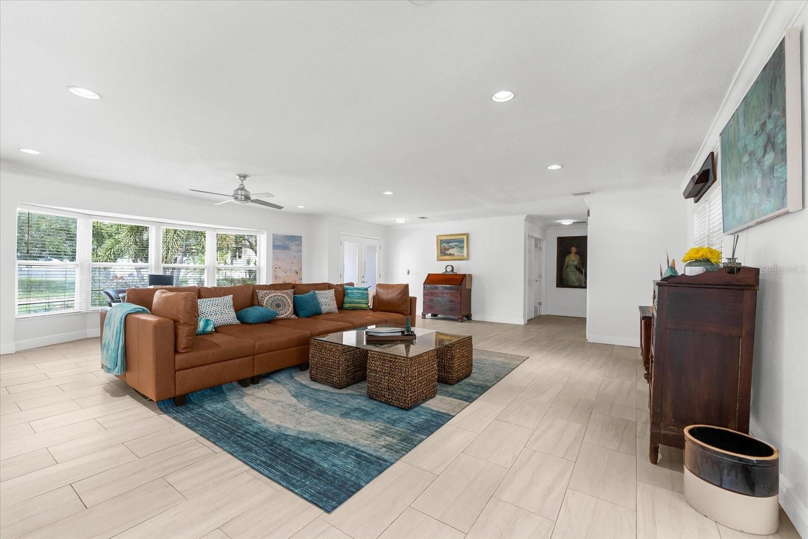 125 CARLYLE DR, PALM HARBOR, FL, 34683