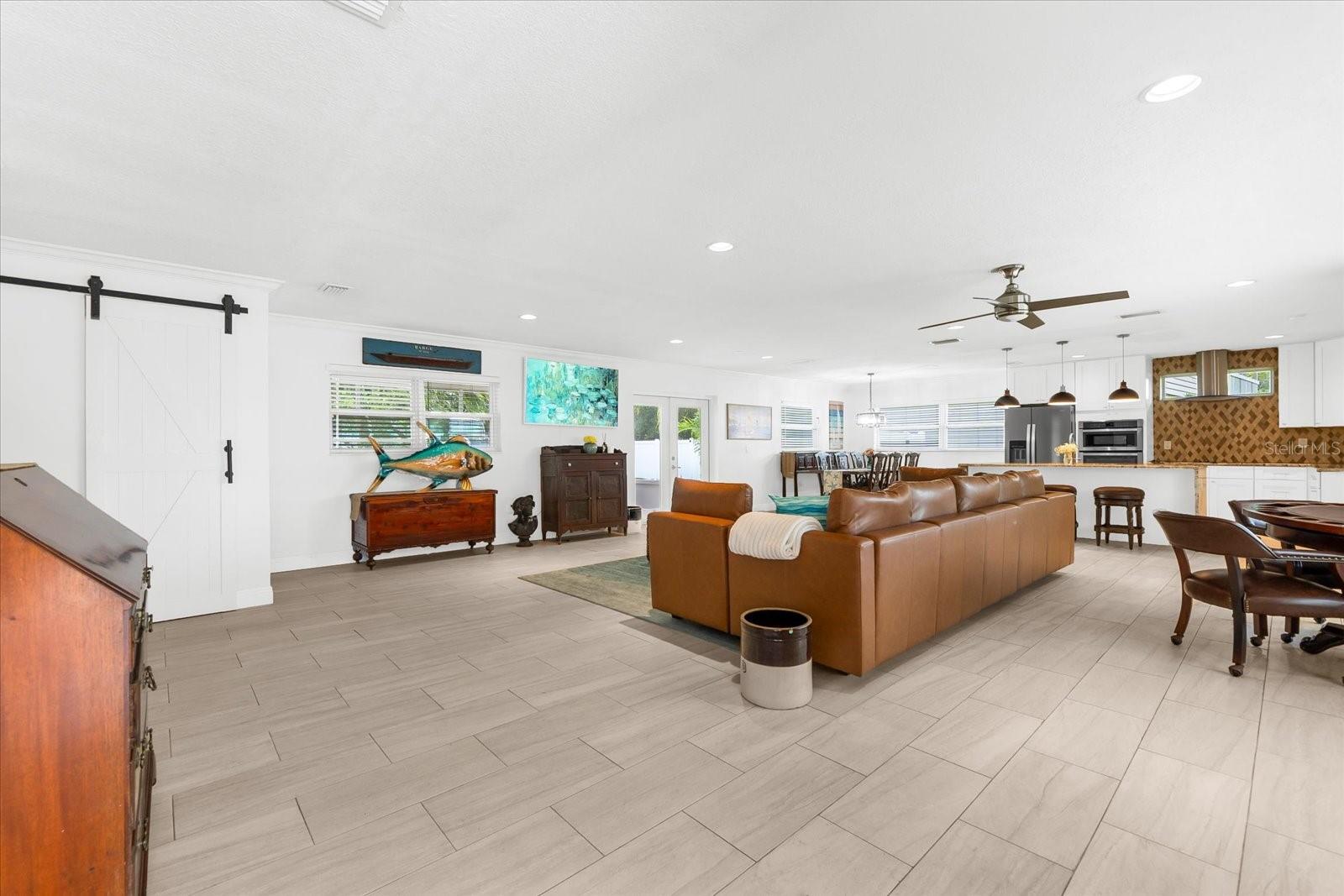 125 CARLYLE DR, PALM HARBOR, FL, 34683