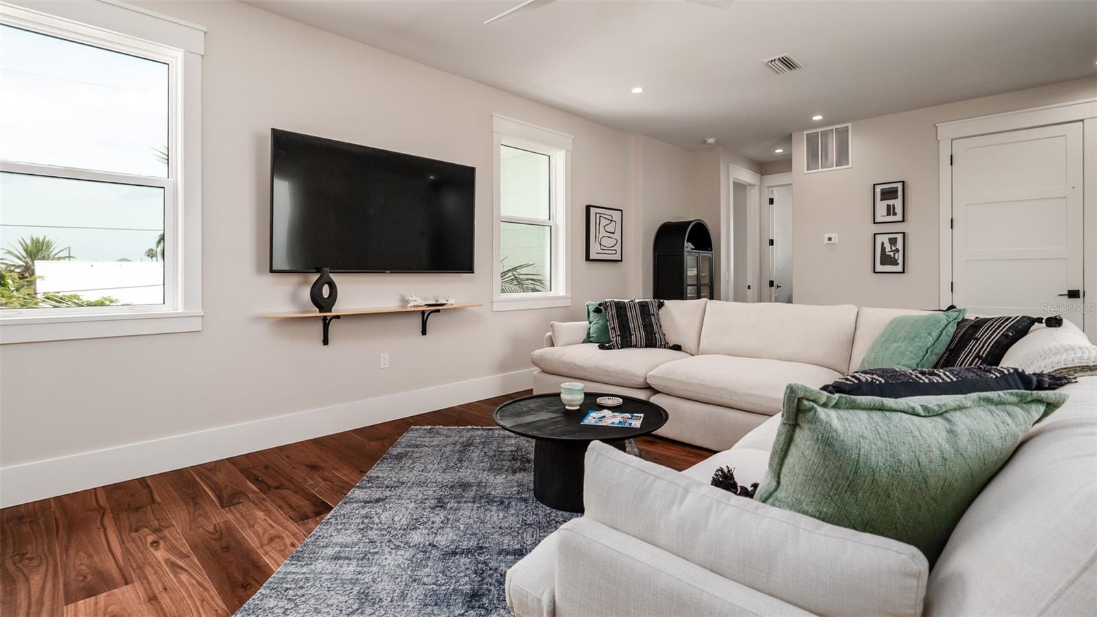 A4652348 Property Photo