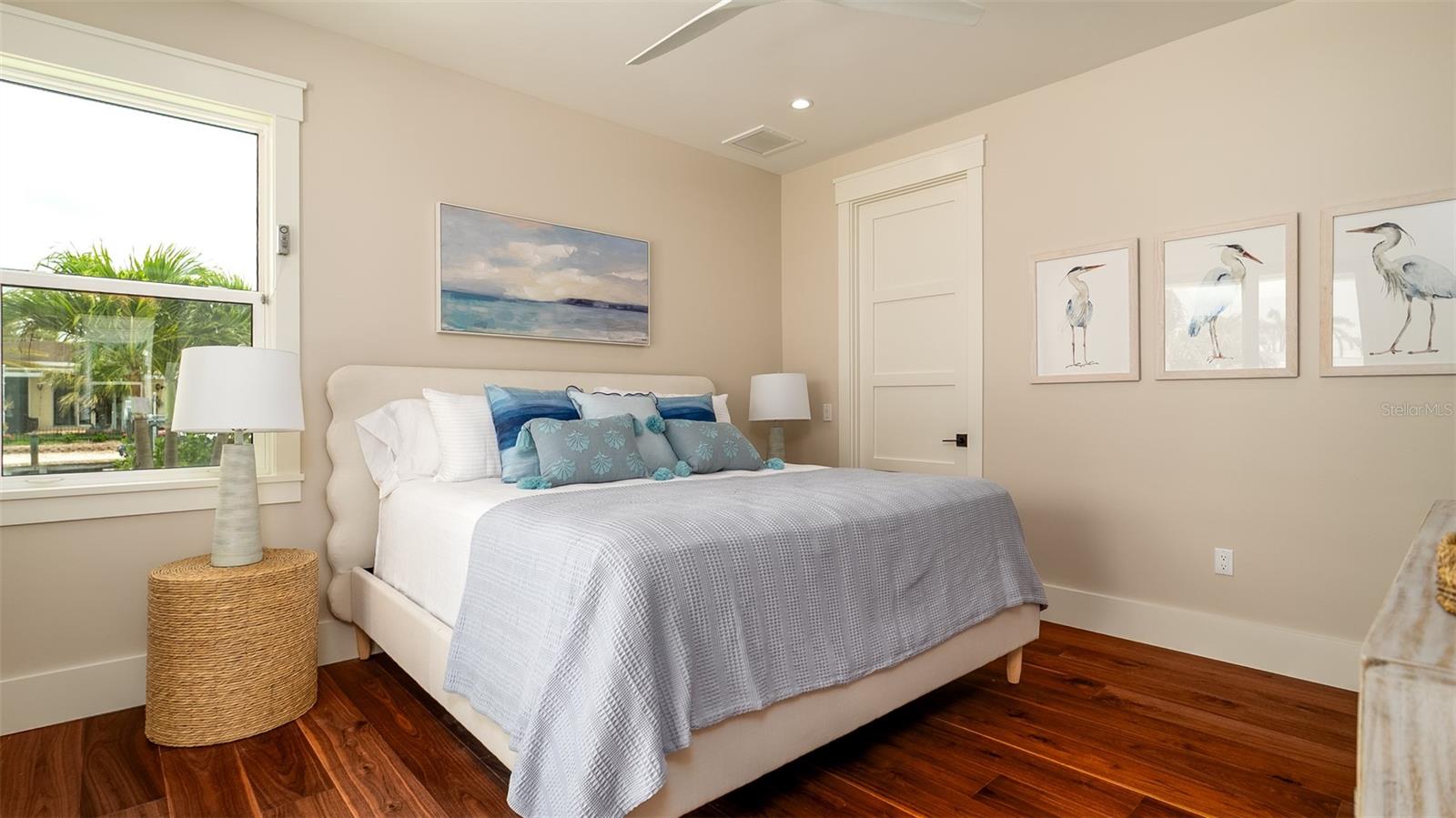 A4652348 Property Photo