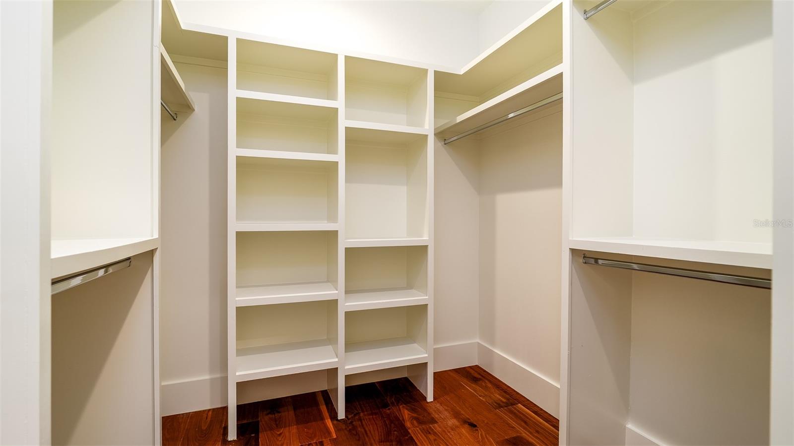 A4652348 Property Photo