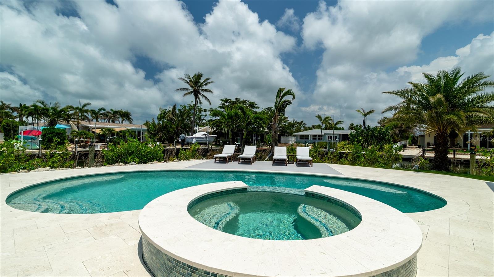 A4652348 Property Photo