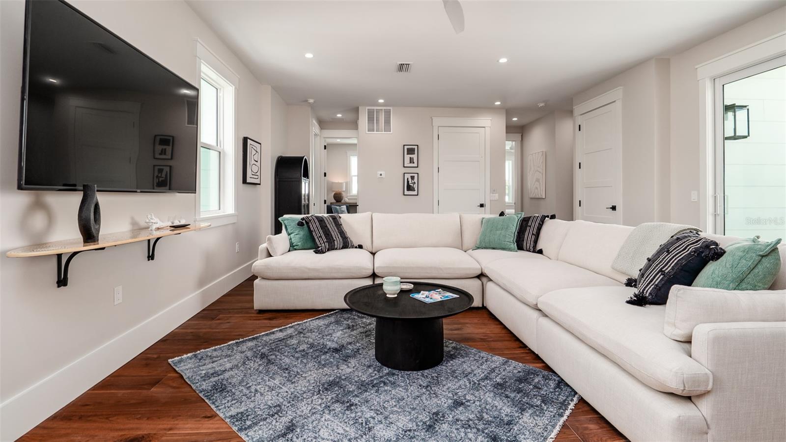 A4652348 Property Photo