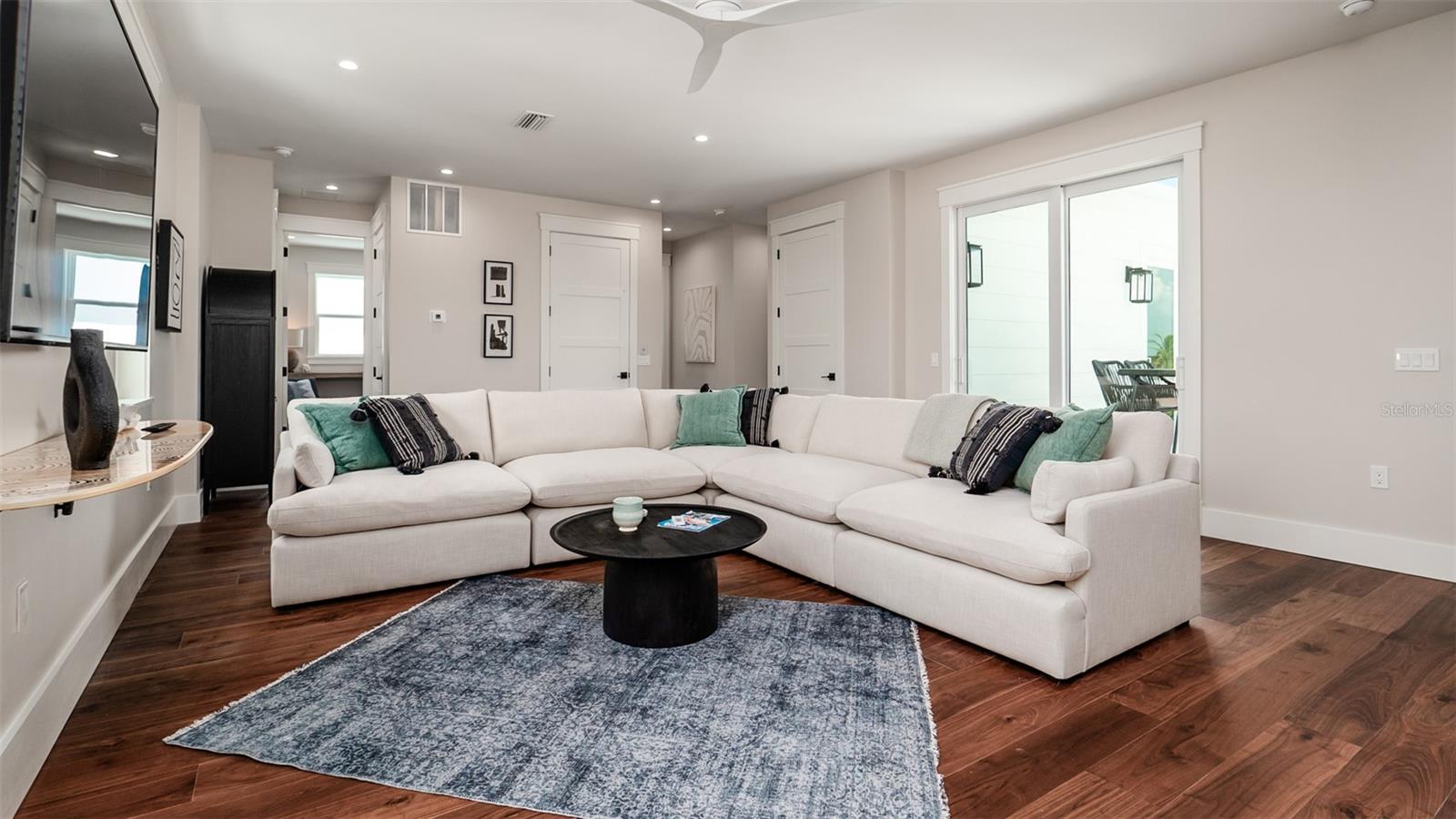 A4652348 Property Photo