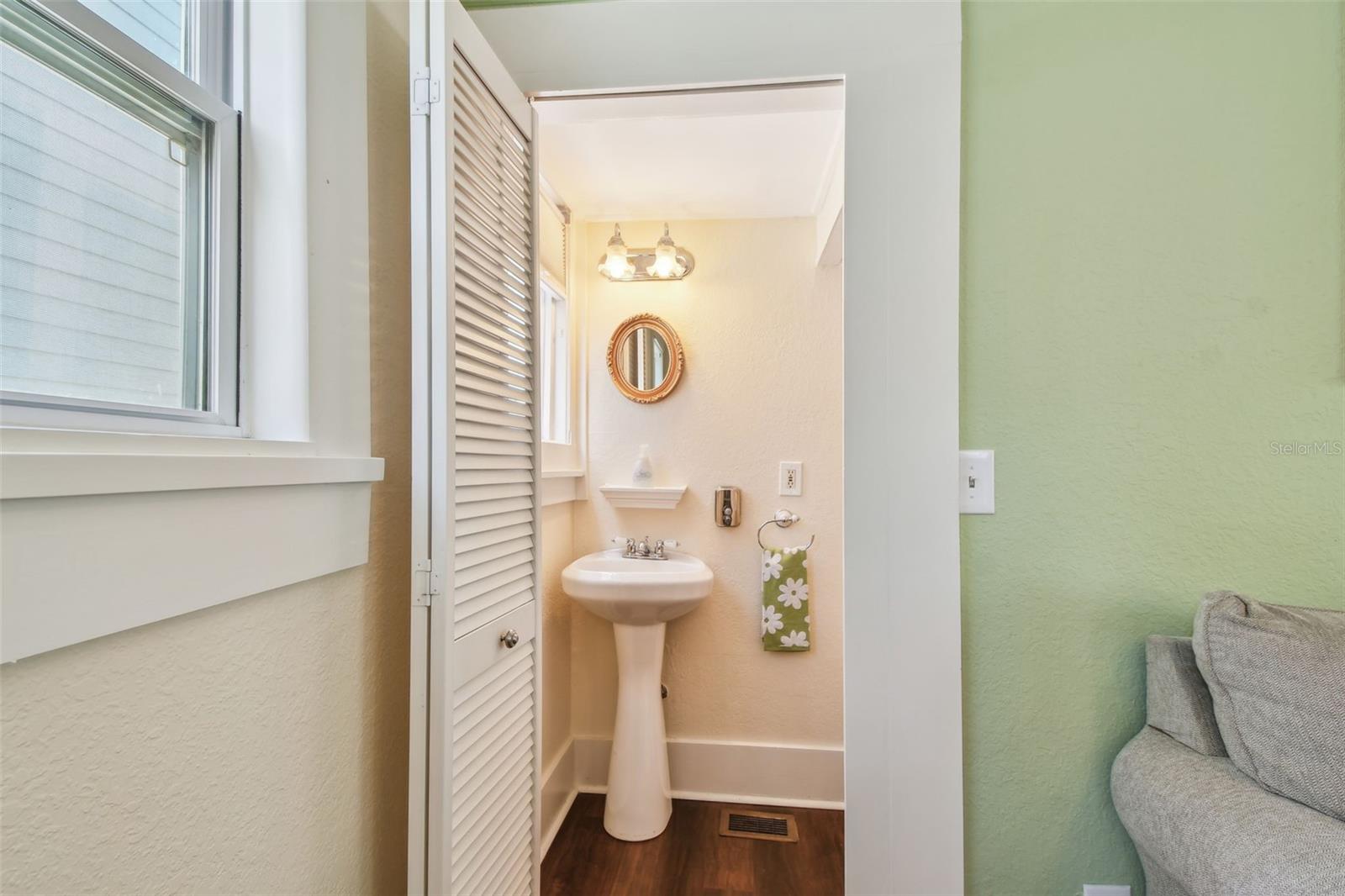 834 26TH AVE N, ST PETERSBURG, FL, 33704