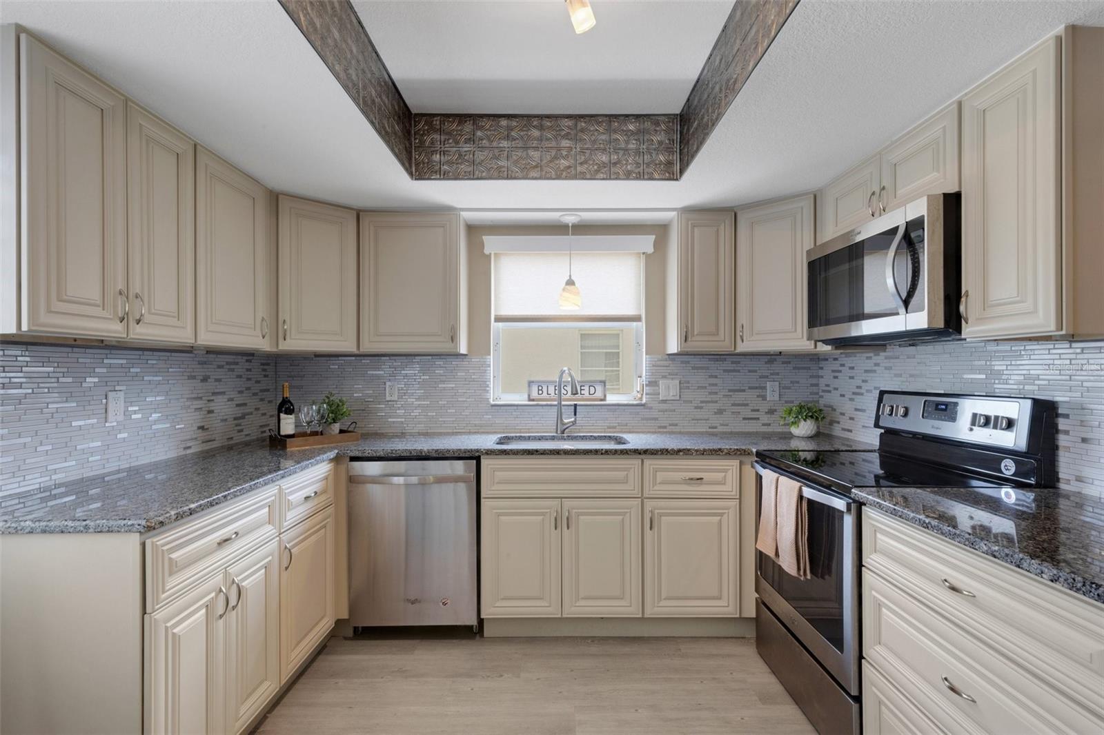 3666 BONAVENTURE CT, SARASOTA, FL, 34243