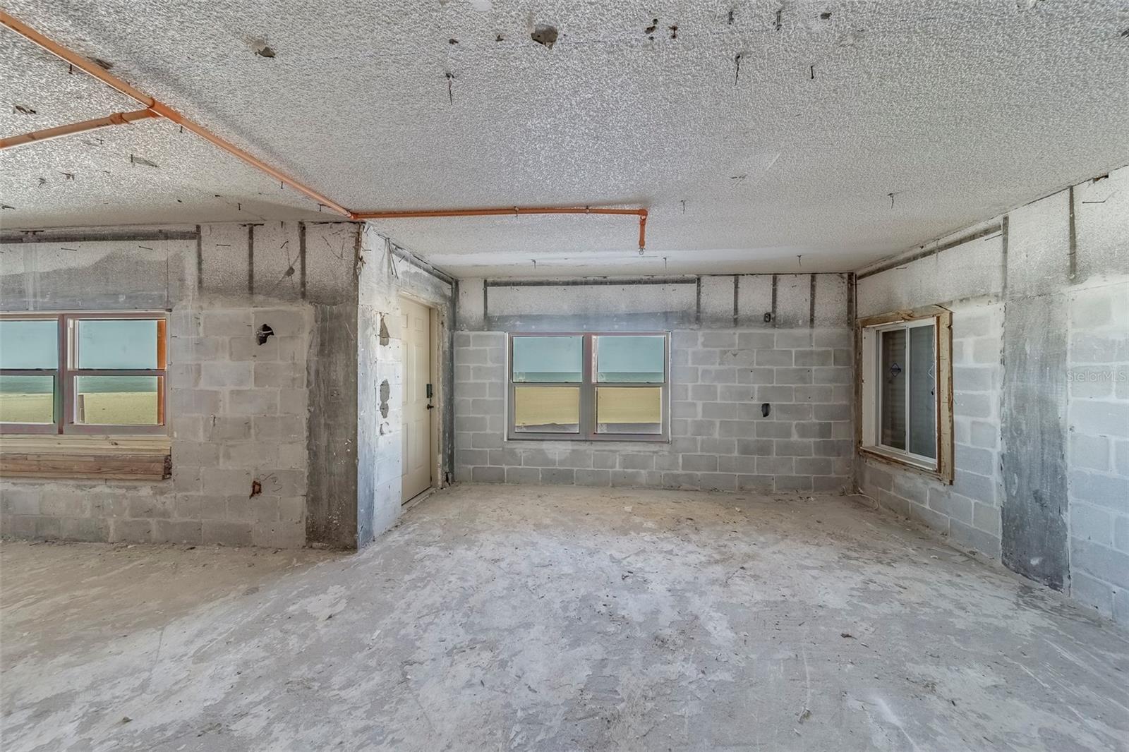 TB8385131 Property Photo