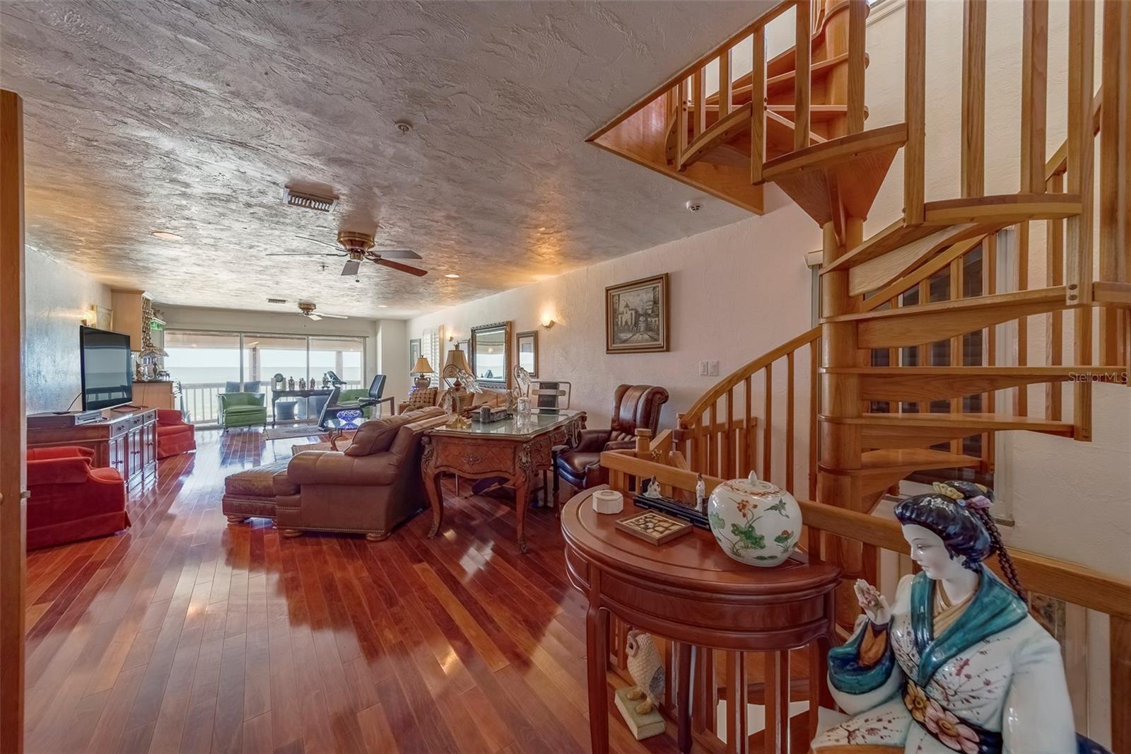 TB8385131 Property Photo