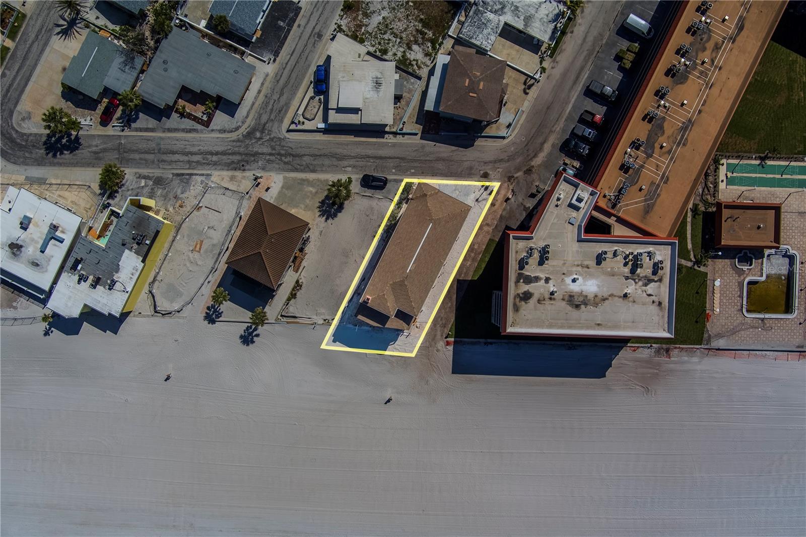 TB8385131 Property Photo