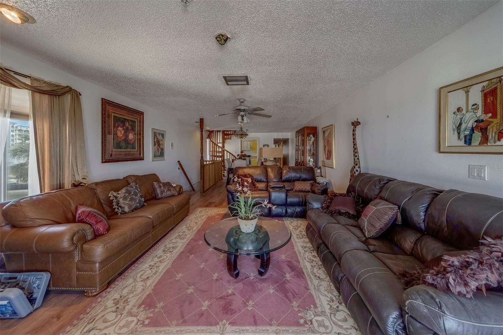 TB8385131 Property Photo