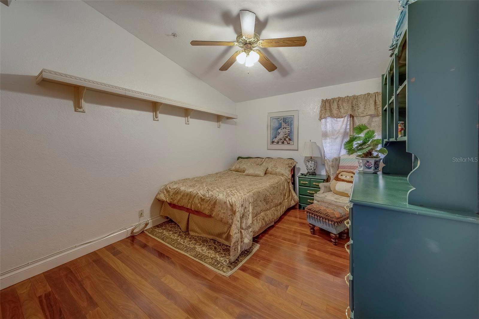 TB8385131 Property Photo