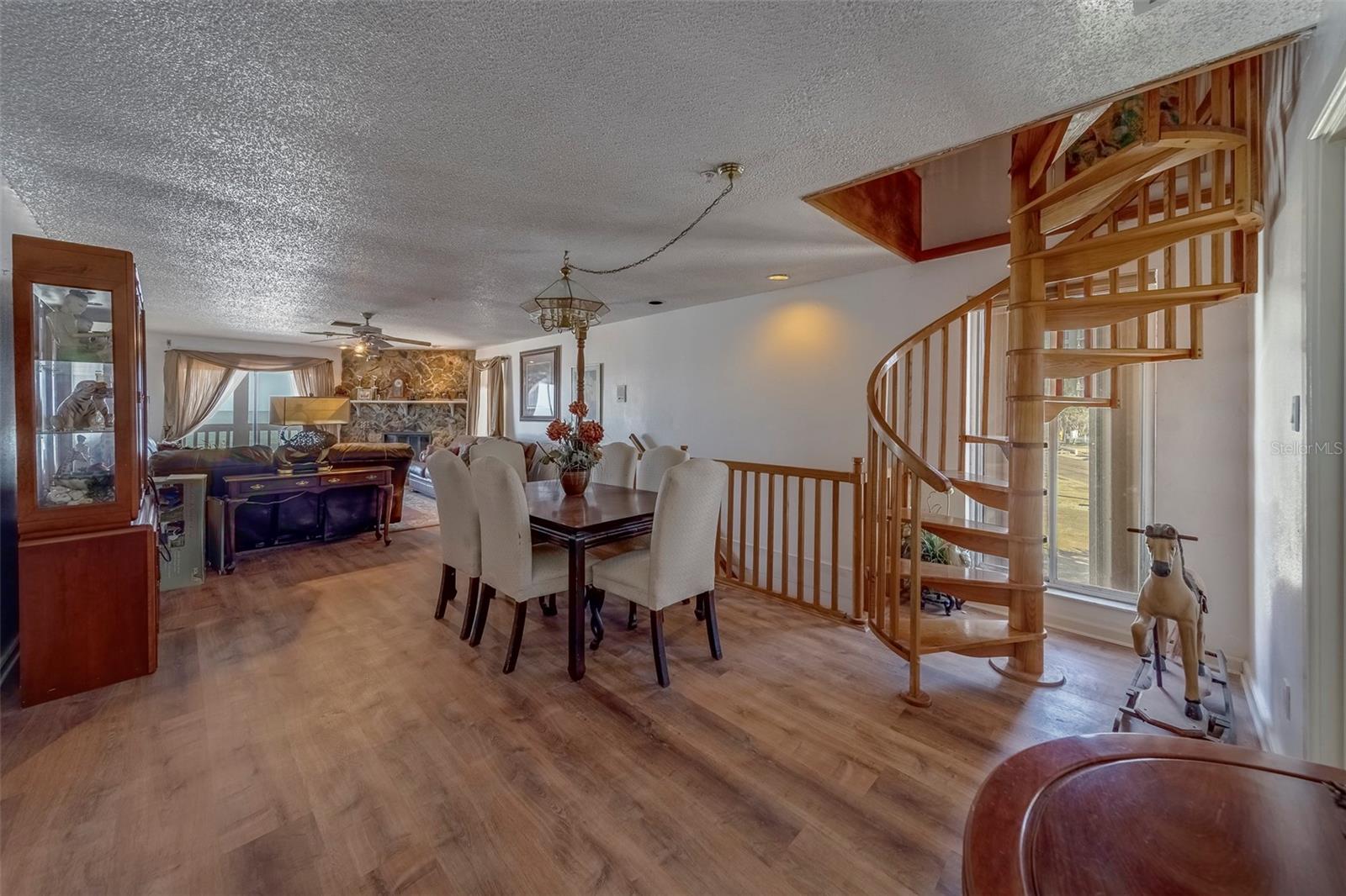 TB8385131 Property Photo