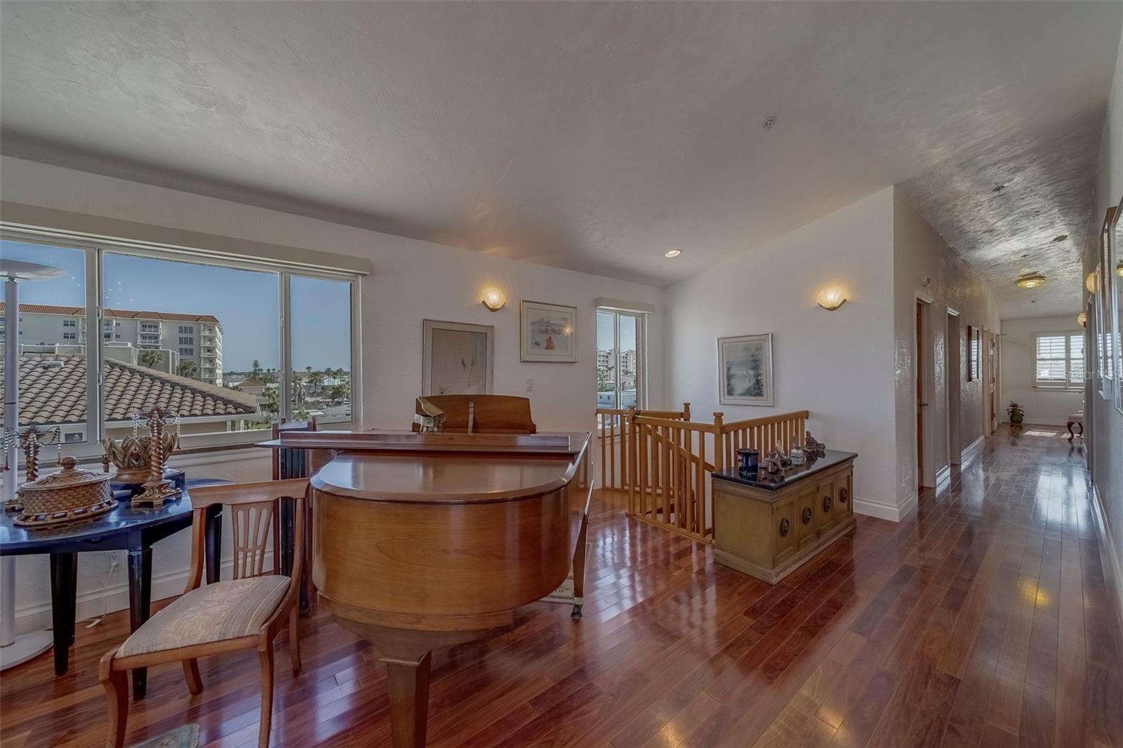 TB8385131 Property Photo