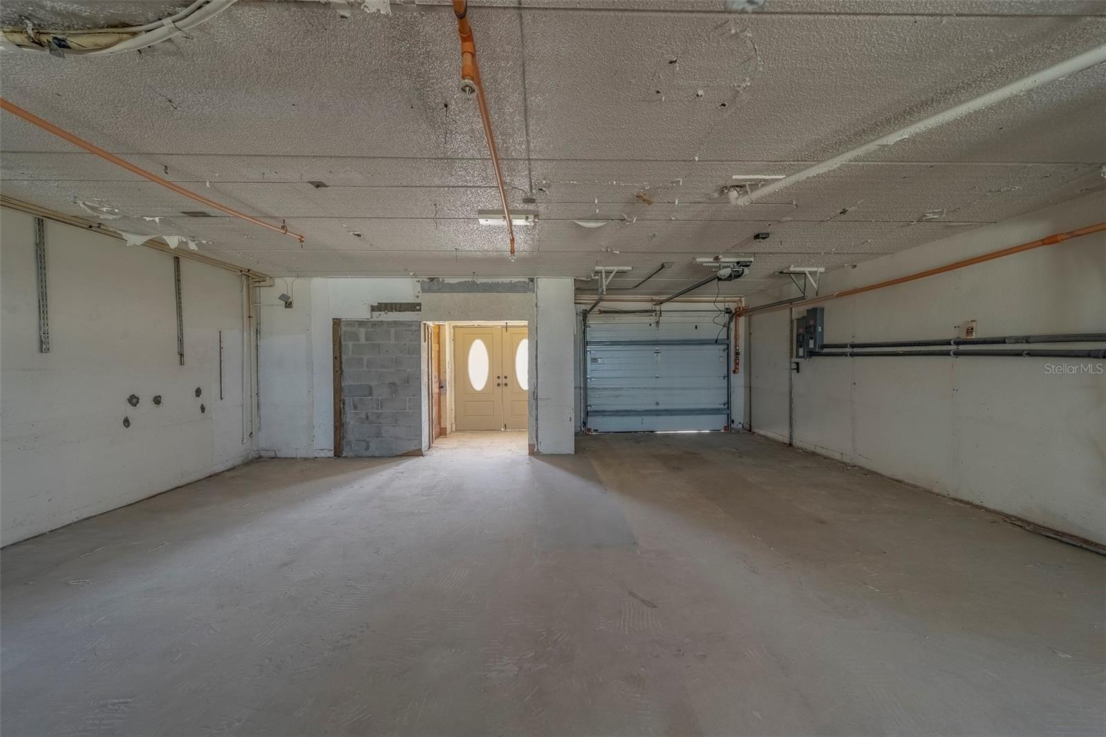 TB8385131 Property Photo