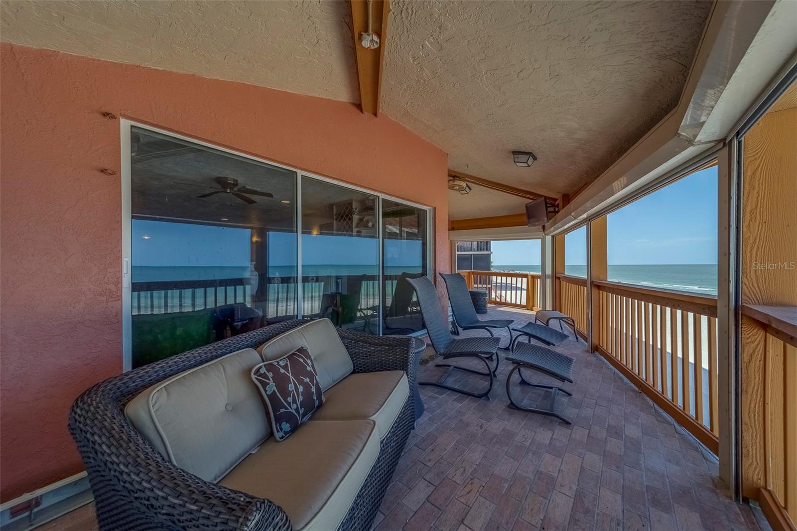 TB8385131 Property Photo