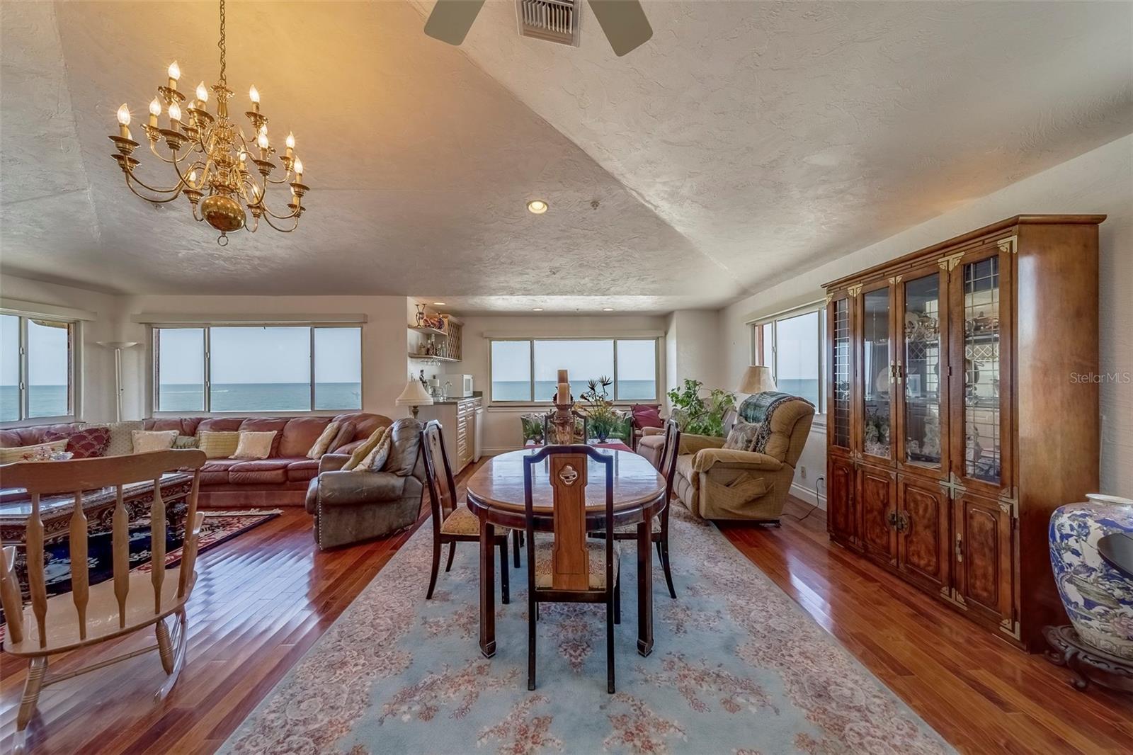 TB8385131 Property Photo