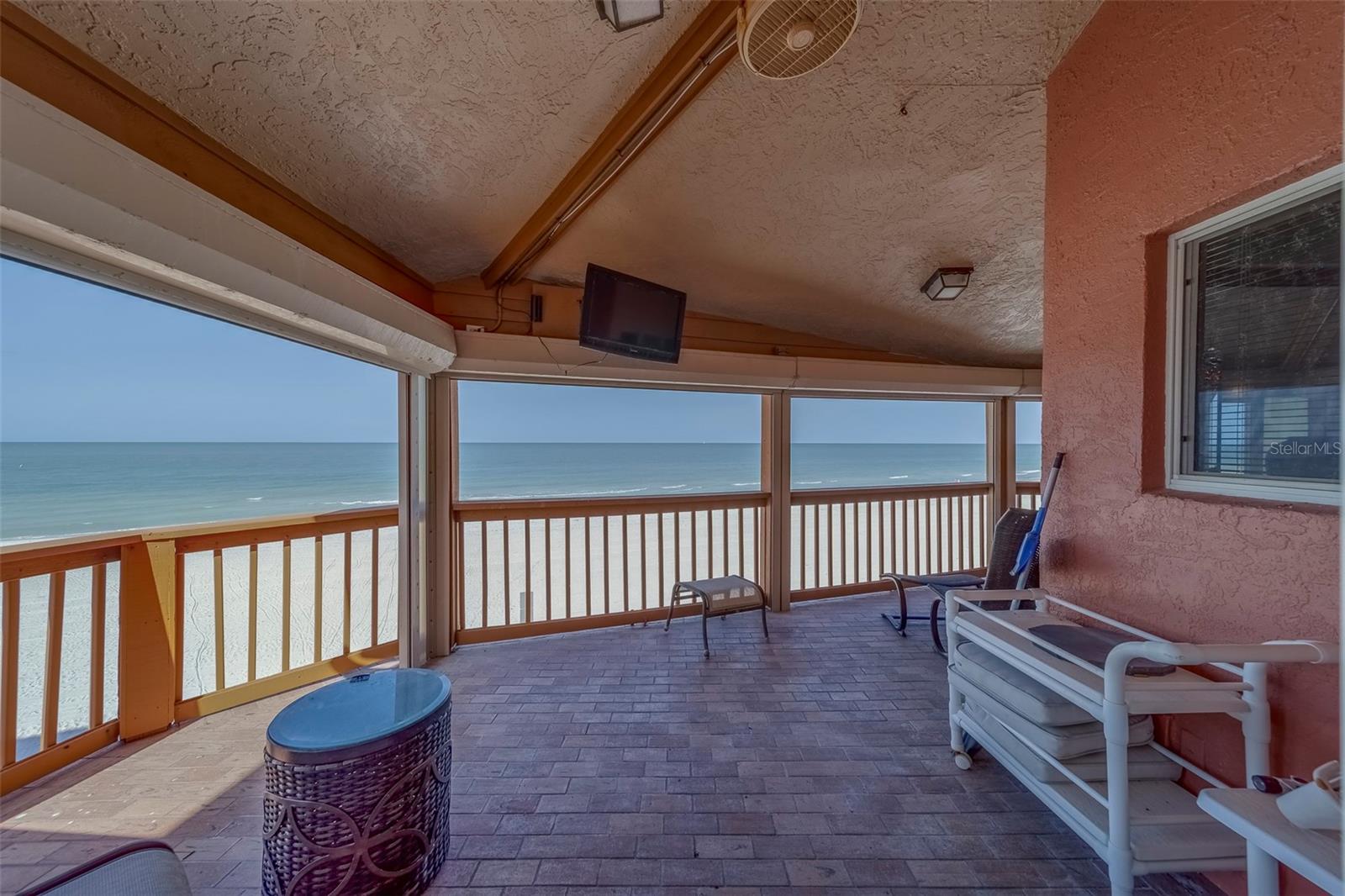 TB8385131 Property Photo