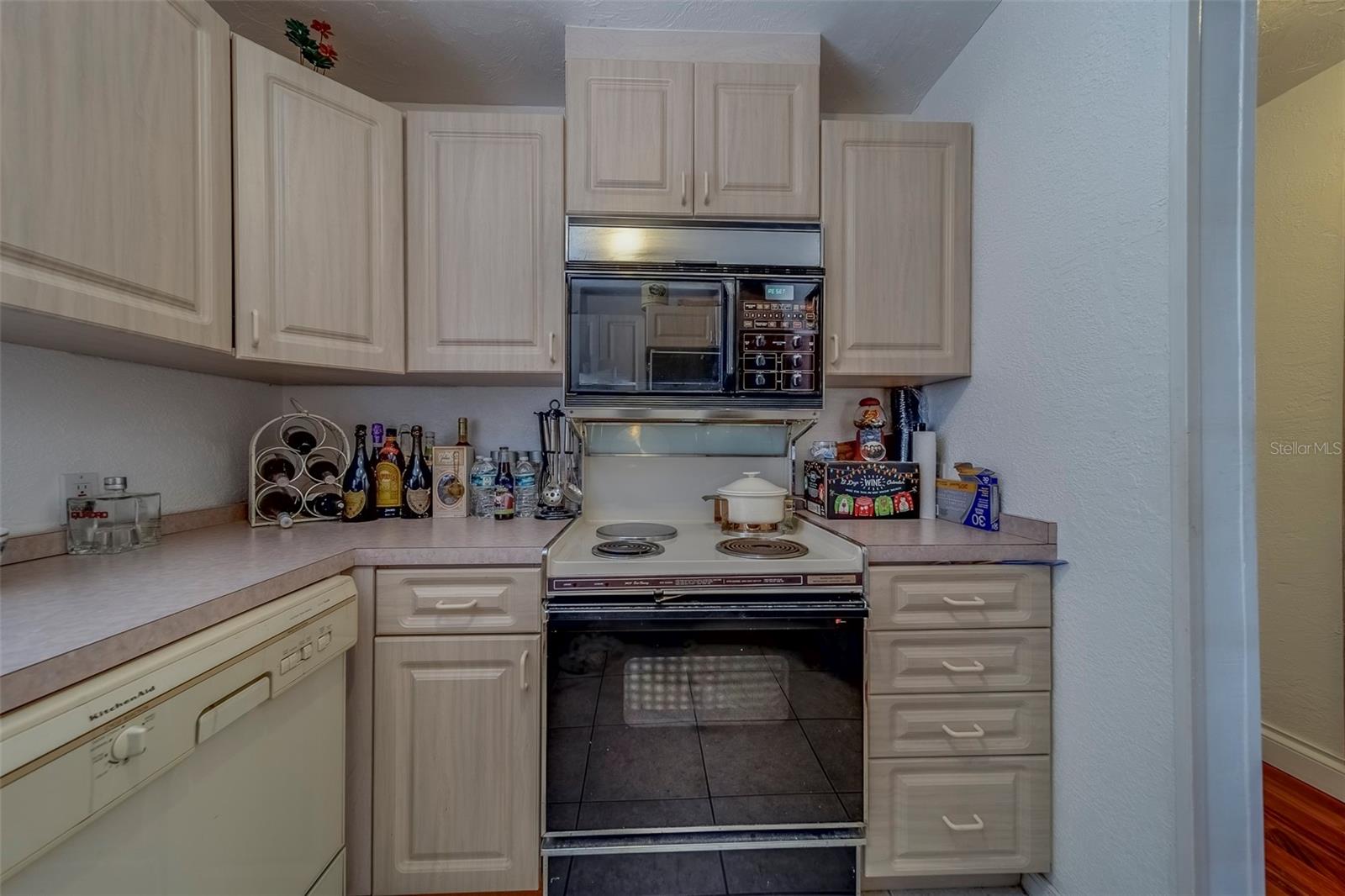 TB8385131 Property Photo