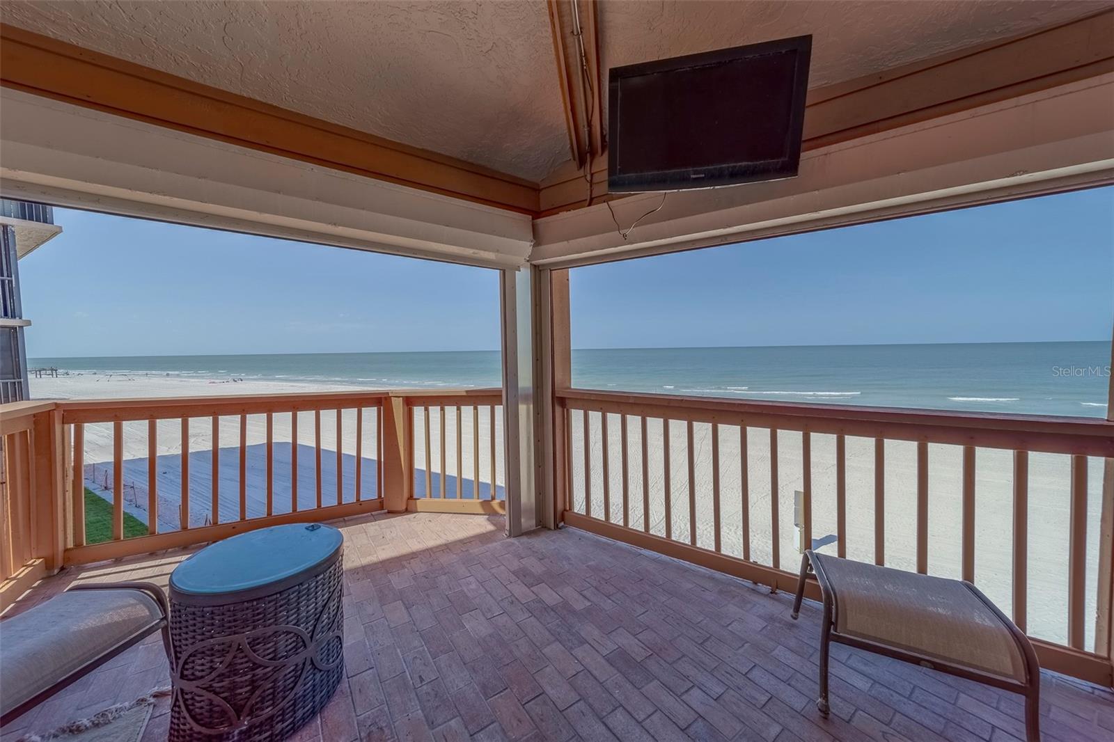 TB8385131 Property Photo