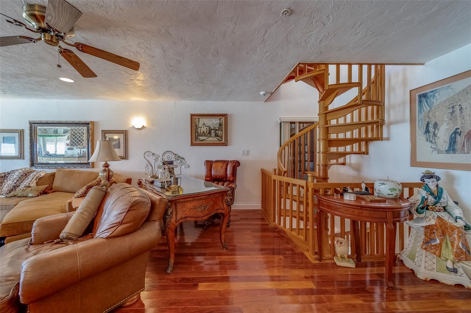 TB8385131 Property Photo