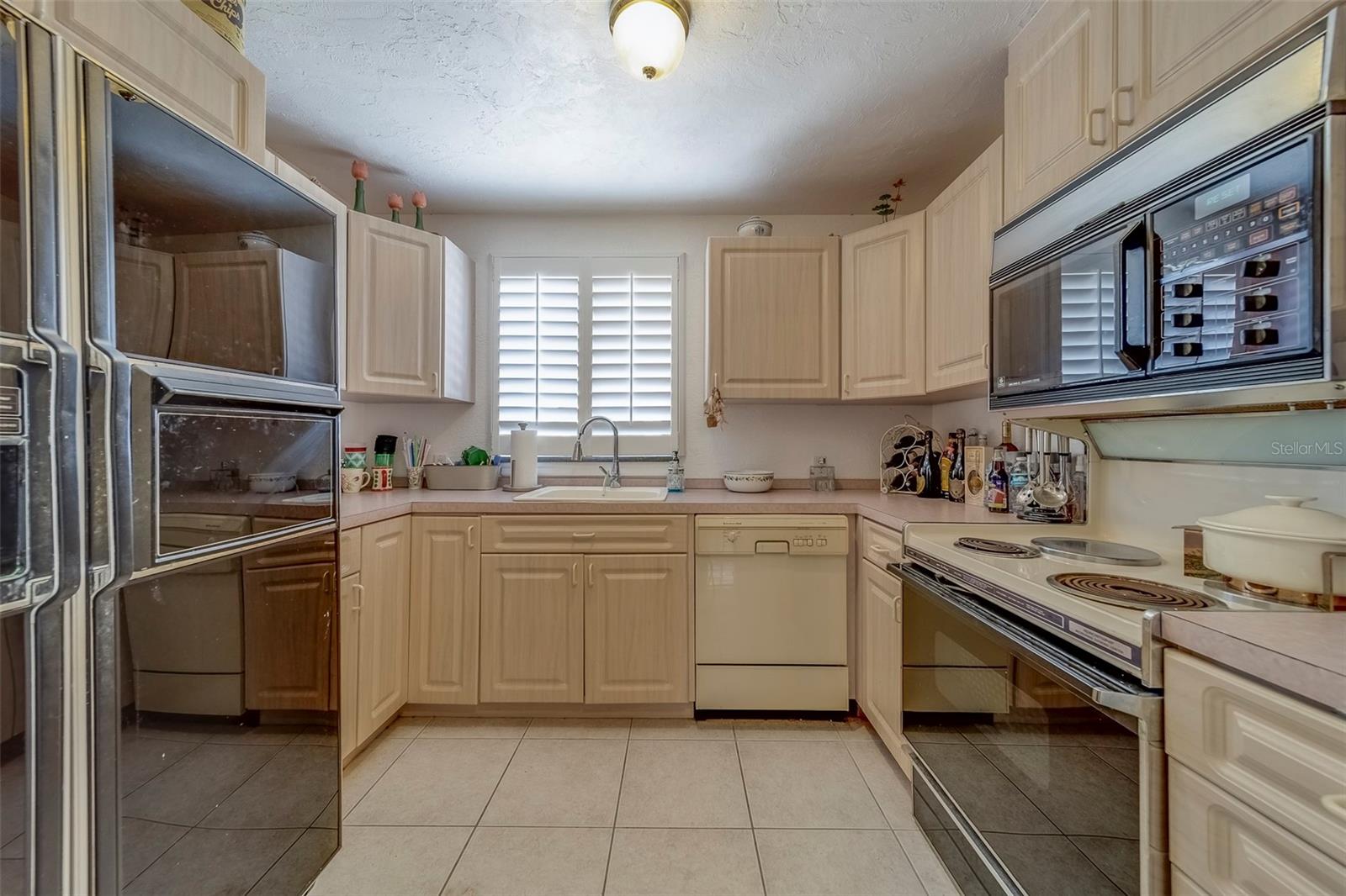 TB8385131 Property Photo