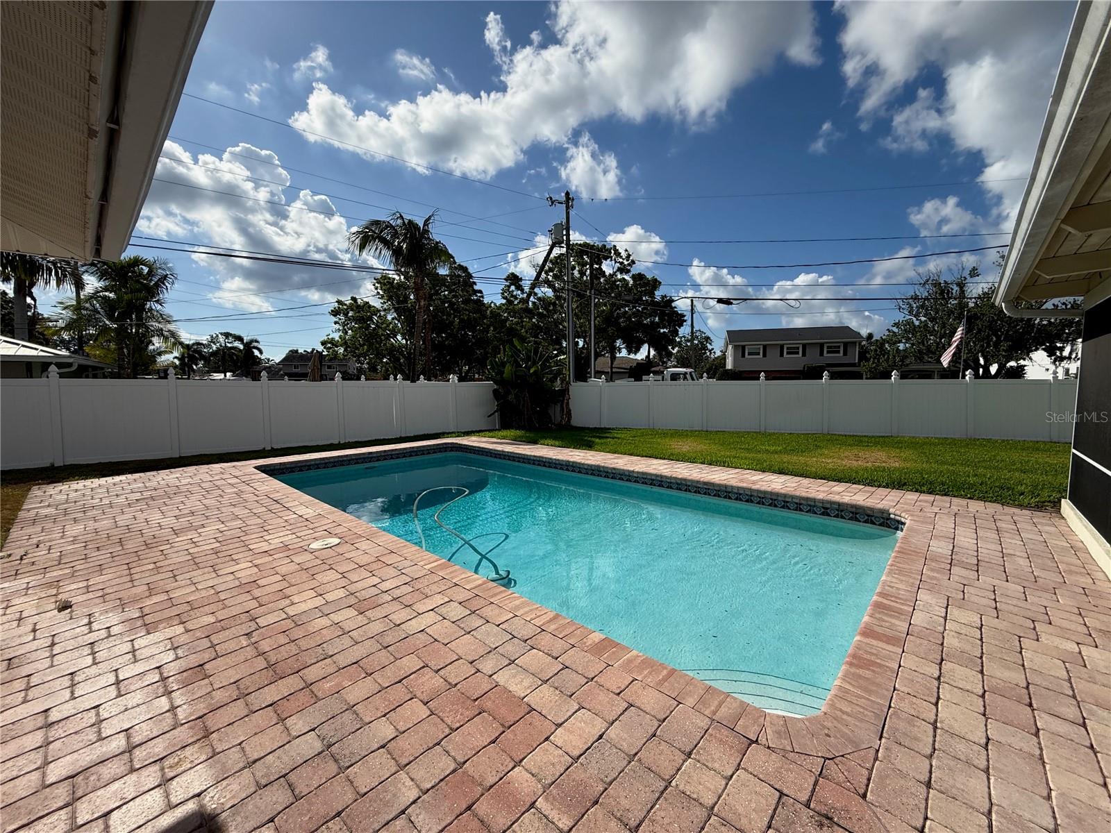 5201 DENVER ST NE, ST PETERSBURG, FL, 33703