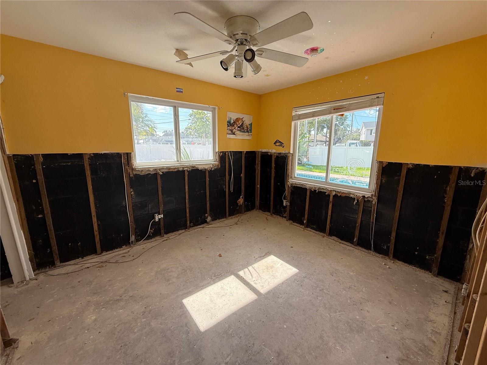 5201 DENVER ST NE, ST PETERSBURG, FL, 33703